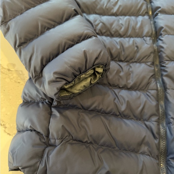Patagonia Kids Down Sweater Coat New Navy Color Size XL (14) Great Condition - Picture 3 of 4